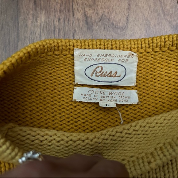 Vintage 1960's Russ Ladies Hong Kong Wool Mustard Sweater Size L - Picture 3 of 10